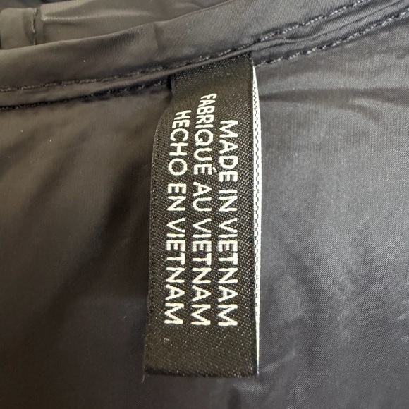 ❤️DKNY Women's Puffer Jacket Scuba Sleeves Mixed Media Black size L 
New WithTag - Picture 6 of 12